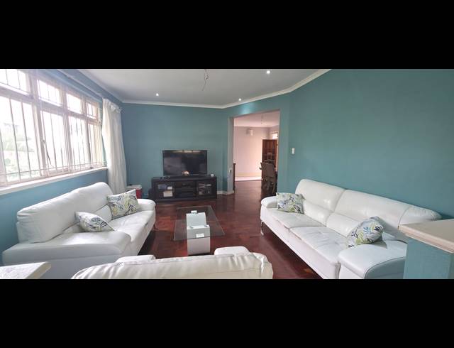 3 BEDROOM APARTMENT FOR SALE IN GLENWOOD